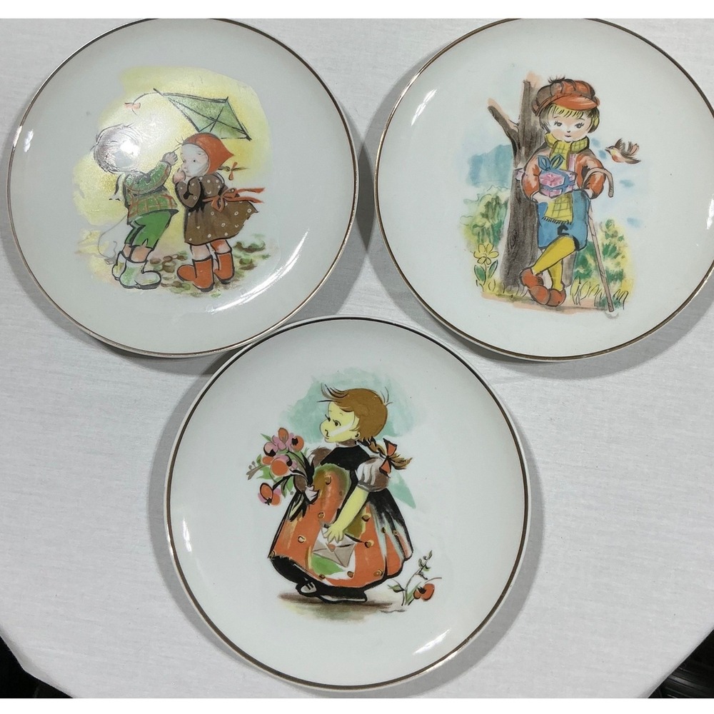 Vintage Japan Decorative Wall Plates Set of 3 Children Nursery Gold Trim Hanging